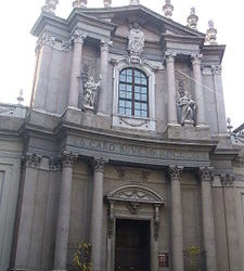 La chiesa di Santa Teresa e i Carmelitani Scalzi